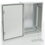 PP3010; Пластиковый шкаф с монт. панелью, IP65. УХЛ1., 500х700х250, непрозрачная дверца